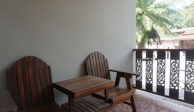 Thumneab Guesthouse in Khiri Rat Nikhom
