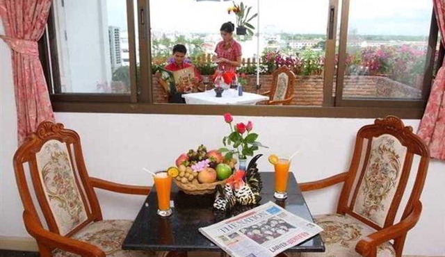 13 Coins Bangyai Hotel