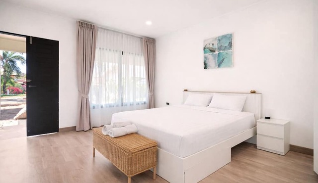 La Casa Bangtao Resort