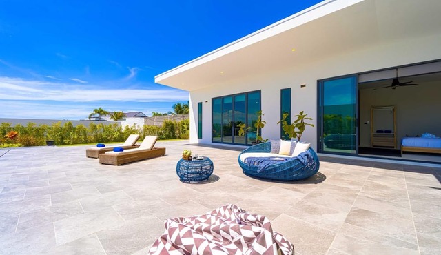 Luxury Large 3 Bedroom Pool Villa (KH-C5)