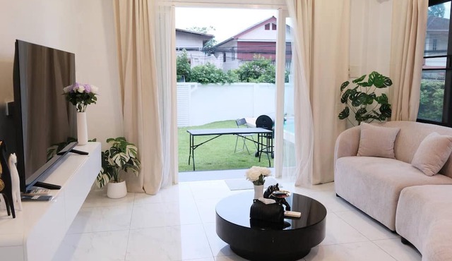 Modern Private Pool Villa in Sukhumvit
