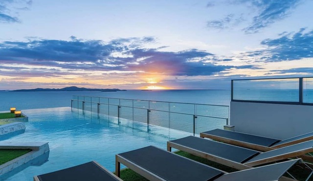 Sea View Luxury -best In Pattaya