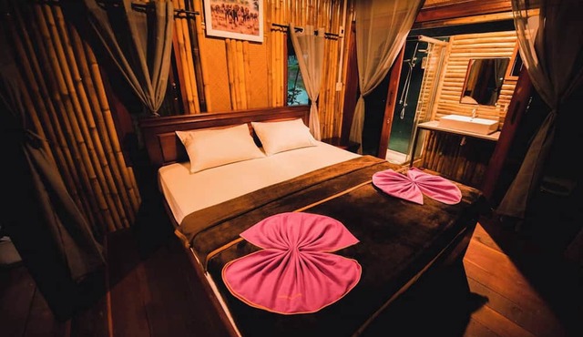 PraiwanRaftHouse in Ban Ta Khun