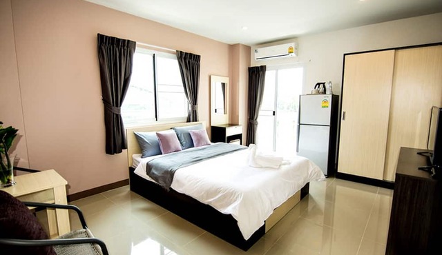 At Ease Hotel Suvarnabhumi in Bang Phli