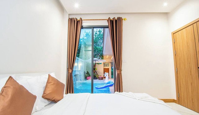 Rising Pool Villa Bang Saray