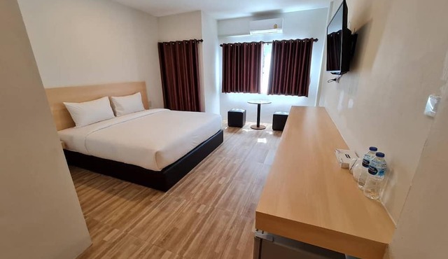 The Charlotte Smart Hotel Lopburi