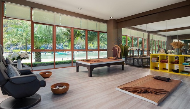 La Isla Pranburi Beach Resort in Sam Roi Yot