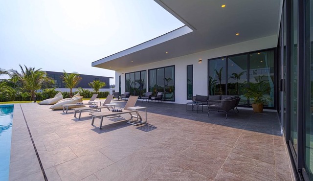 Luxury 5 Bedroom Pool Villa KH-C2