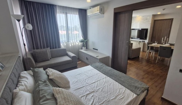 Triple J Suite in Si Racha