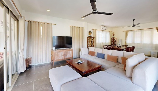 Idyllic Samui Beach Villa Resort