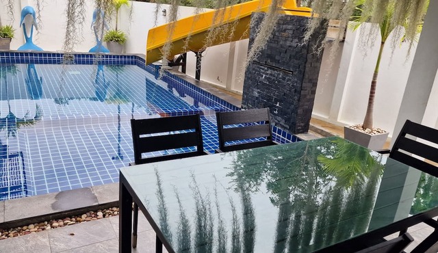 Club 112 - Lemon Pool Villa - Hua Hin in Hua Hin / Thap Tai