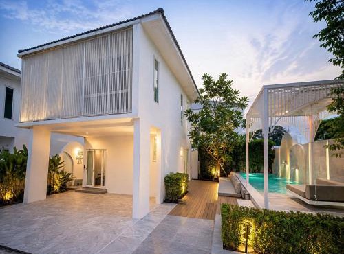 THE RUX Pool Villa