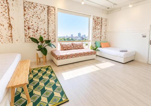 Luna & Loft - Urban Stay Old Town Bangkok in Bangkok