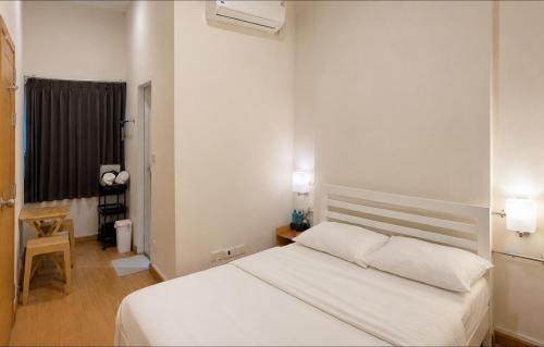 Wisdom Muangthong Hostel in Ban Bang Phang