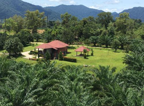 Sai Thong Farmstay ไทรทองฟาร์มสเตย์ in Khura Buri