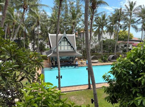 Beachfront condo with 5 star resort facilities in Sathani Huai Sai Tai