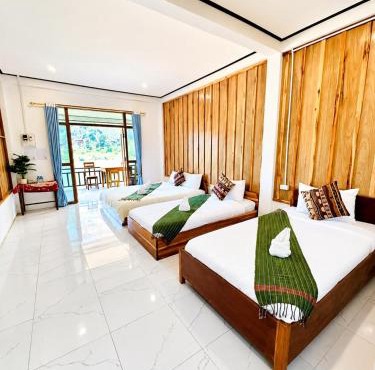 Views Backpackers Hostel in Nongkhiaw