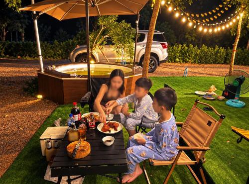 Riverside Glamping Resort Kanchanaburi in Kanchanaburi City