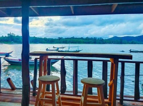 บ้านริมเล โฮมสเตย์ป้าตา Grandma Ta's Seaside Homestay in Ban Thong Tanot (1)
