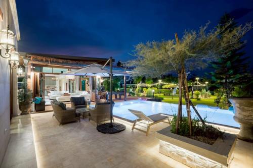 Olive hill pool villa khaoyai in Pak Chong