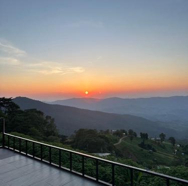 ภูทองแคมป์ ภูชี้ฟ้า Phuthong Camp in Thoeng