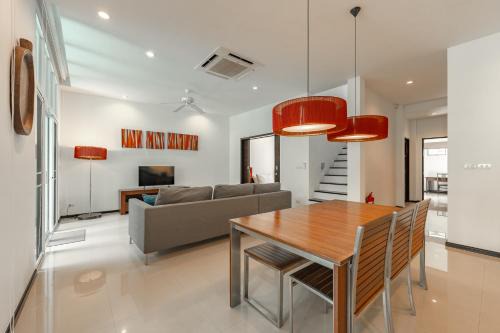 Two Villas HOLIDAY - Oxygen Style Bangtao Beach, Phuket in Bang Tao Beach