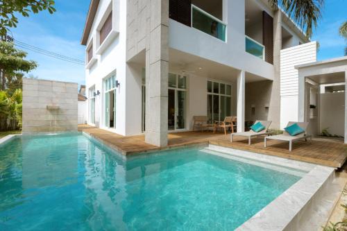 Bright and Modern 3BR Villa Oxygen Bangtao 27126 with Private Pool in Ban Thalat Choeng Thale