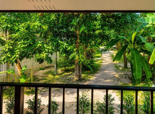 Charming House - Peaceful Garden Retreat - 2mn ZenBeach - Srithanu Center