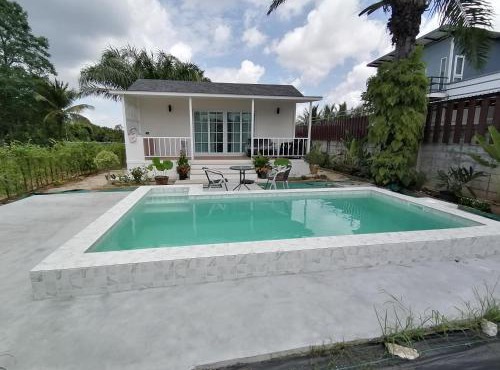 Tropical Pool Villa Easy Walk to Night Market in Krabi