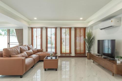 Brand-New Luxury Villa Stunning Retreat V154
