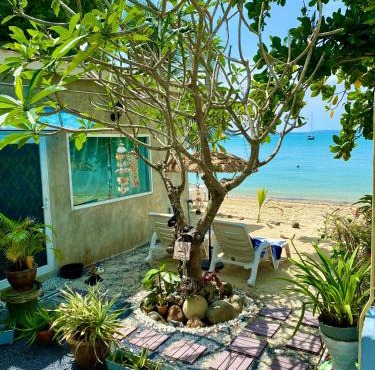 SUNSET VILLAGE seashore Ao Yon & Kao Khad beaches without big waves in Ko Thanan