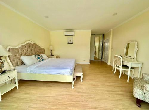 5 Bedrooms Villa 5 min walk to Bangtao beach
