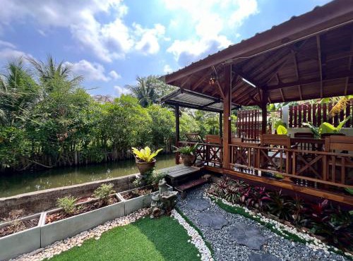 Doungploy BaanruenThai Homestay