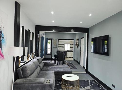 Beautiful New 3 Bed 3 Bathroom Villa 400m to Bang Tao Beach Sleeps 9