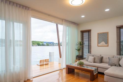 Water villa rayong
