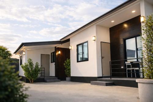 ANNKAMii INN