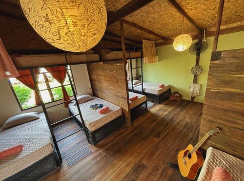Sanctuary Hostel - Art & Adventure in Ko Lanta