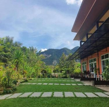 Khao Sok Country Resort in Khao Sok National Park