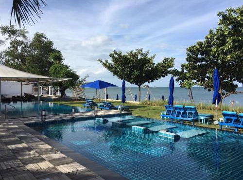 Sanae Beach Hua Hin