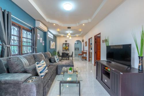 Serenity Holiday Villa 1 D Karon Beach in Phuket