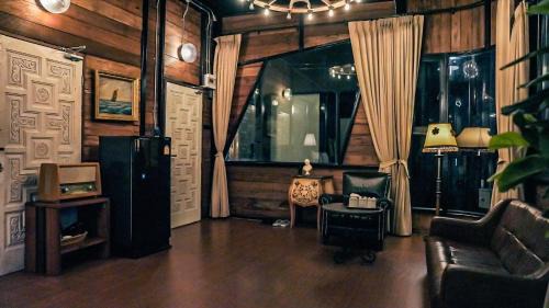 Letana Hotel in Bang Phli
