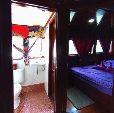 Sabai Sabai Liveaboard Bangkok
