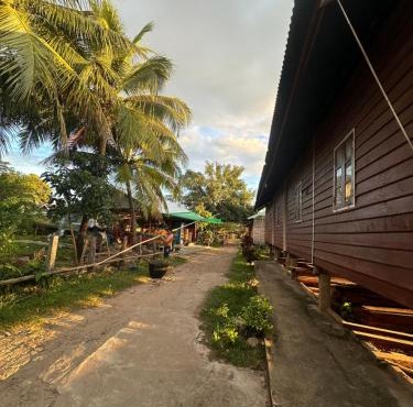 Allnew bangalow Riverside in Don Det