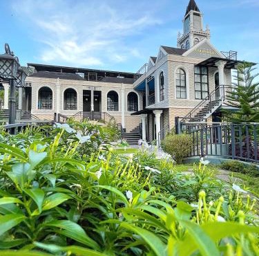 คูร์โดวเเอนด์เเซนด์วิลล่า in Khiriwong