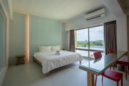 โรงแรมโกลว์ รัตนา เพลส