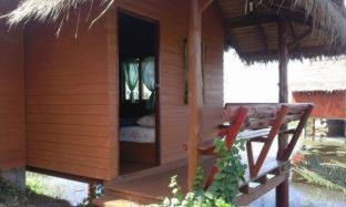Lungcha Homestay in Sam Roi Yot