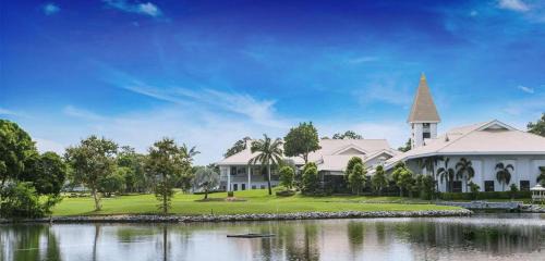 The Royal Gems Golf Resort in Nakhon Pathom